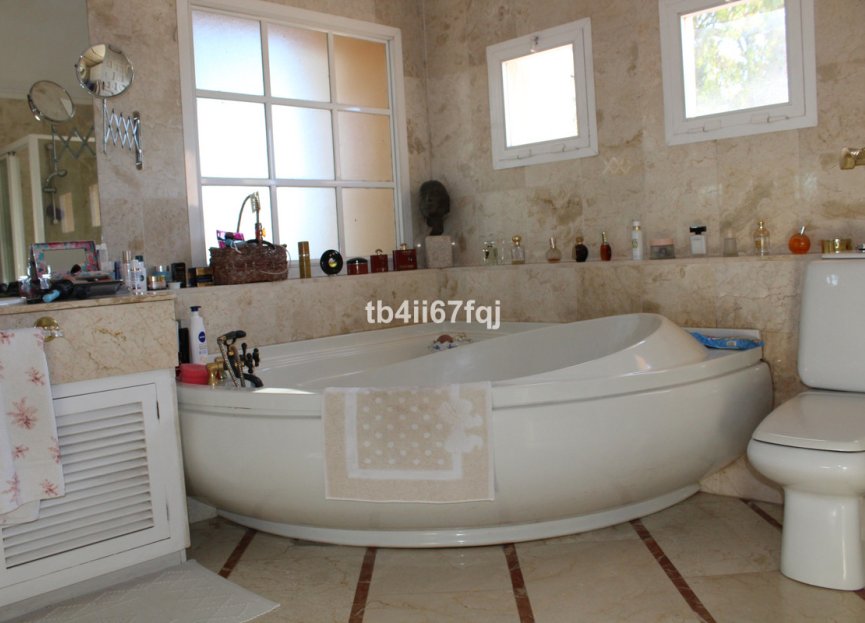 Reventa - House - Detached Villa - Estepona - Atalaya