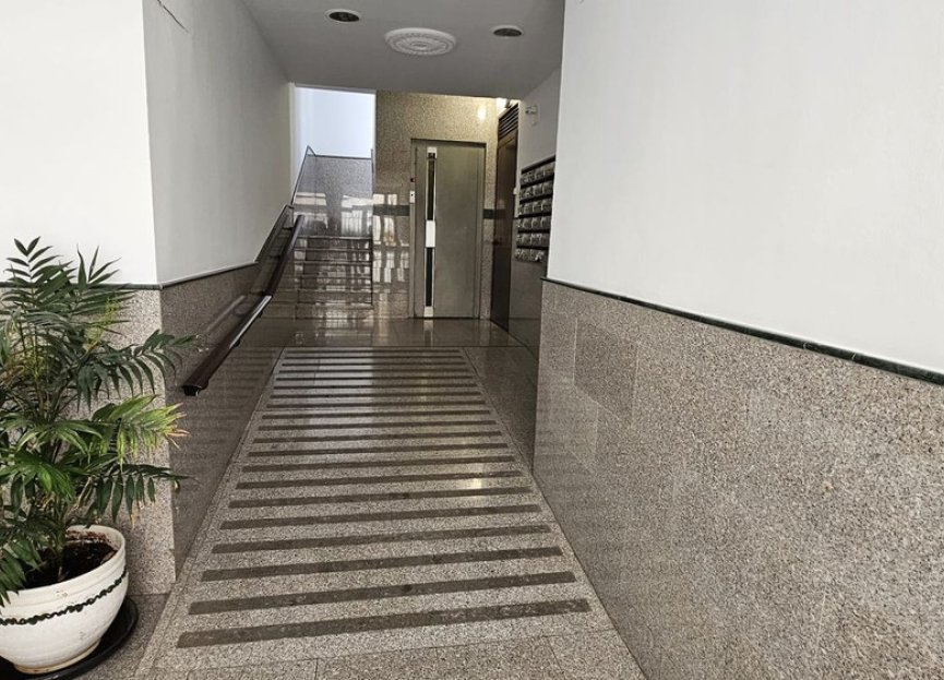 Resale - Apartment - Middle Floor Apartment - Fuengirola - Fuengirola Centro