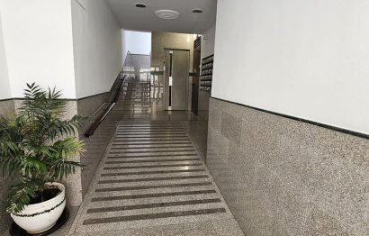 Resale - Apartment - Middle Floor Apartment - Fuengirola - Fuengirola Centro