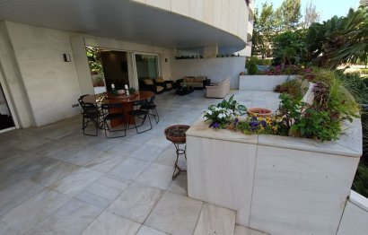 Resale - Ground floor apartment - Marbella - Puerto Banús