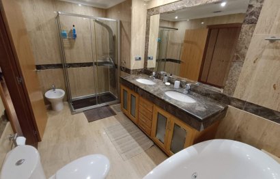 Resale - Ground floor apartment - Marbella - Puerto Banús