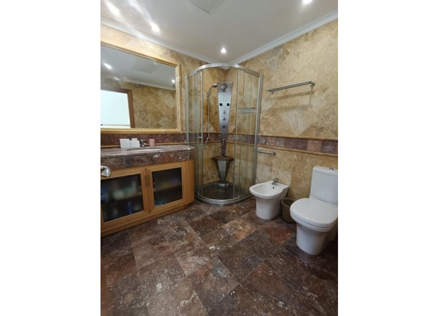 Resale - Ground floor apartment - Marbella - Puerto Banús