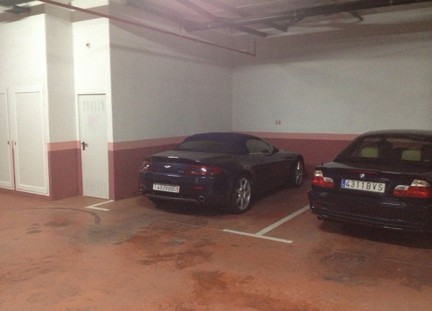 Resale - Ground floor apartment - Marbella - Puerto Banús