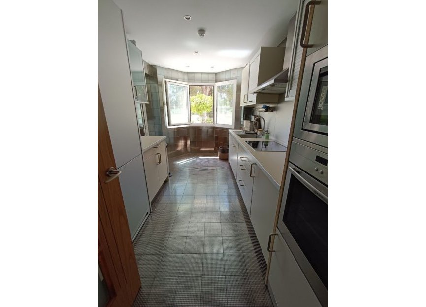 Resale - Ground floor apartment - Marbella - Puerto Banús