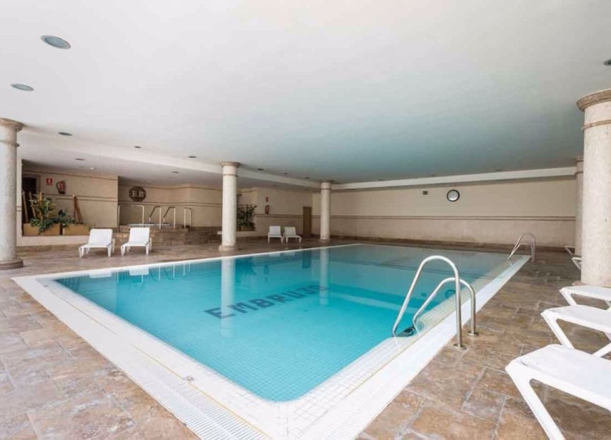 Resale - Ground floor apartment - Marbella - Puerto Banús