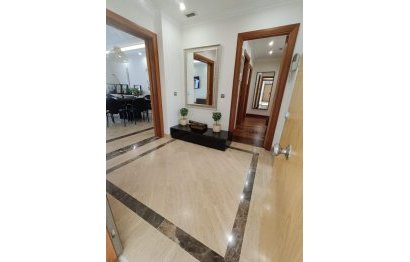 Resale - Ground floor apartment - Marbella - Puerto Banús