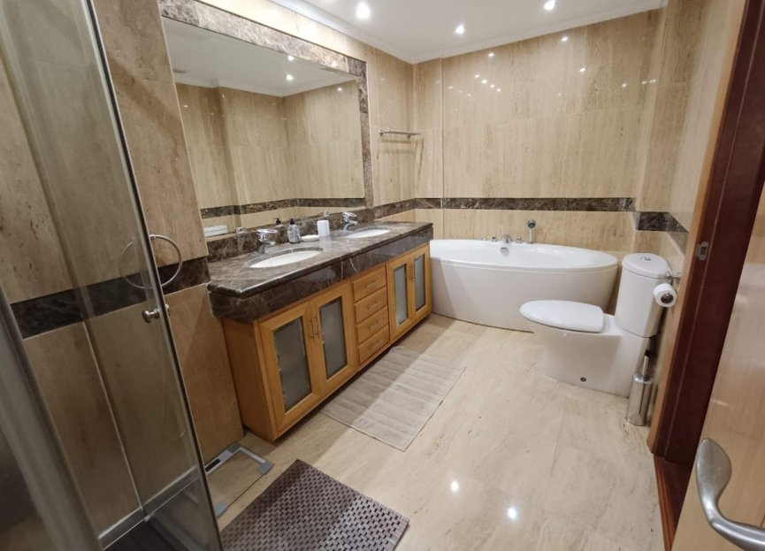 Resale - Ground floor apartment - Marbella - Puerto Banús