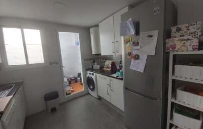 Resale - Apartment - Middle Floor Apartment - Casares - Doña Julia