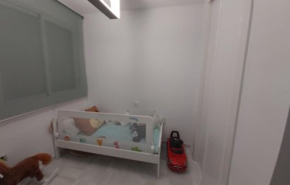 Resale - Apartment - Middle Floor Apartment - Casares - Doña Julia