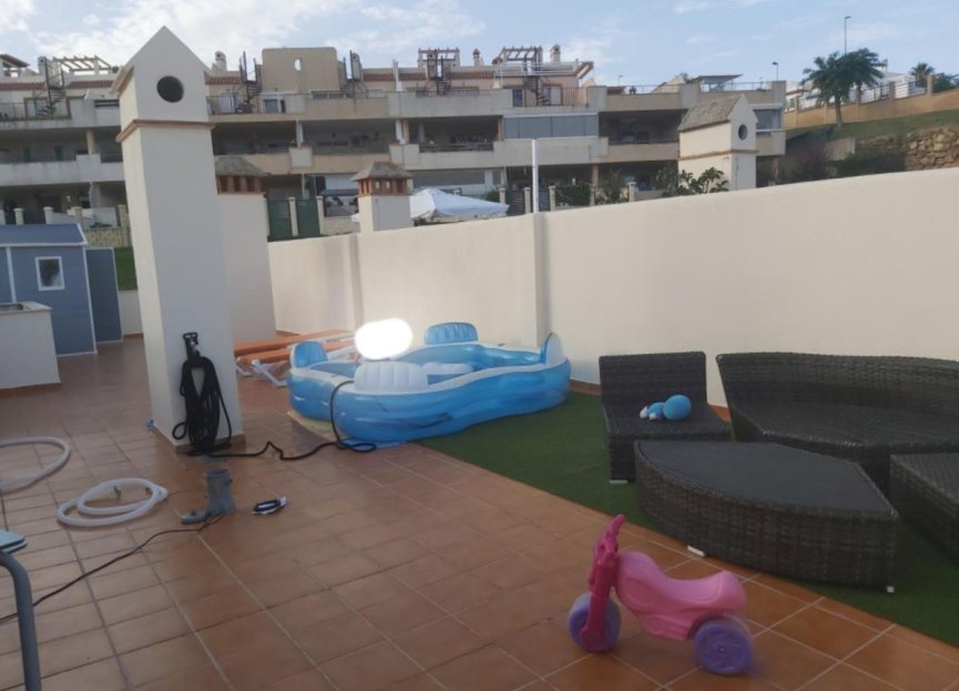 Resale - Apartment - Middle Floor Apartment - Casares - Doña Julia