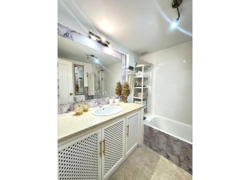 Resale - Ground floor apartment - Marbella - Guadalmina Alta