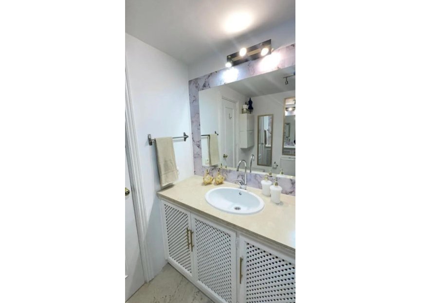 Resale - Ground floor apartment - Marbella - Guadalmina Alta