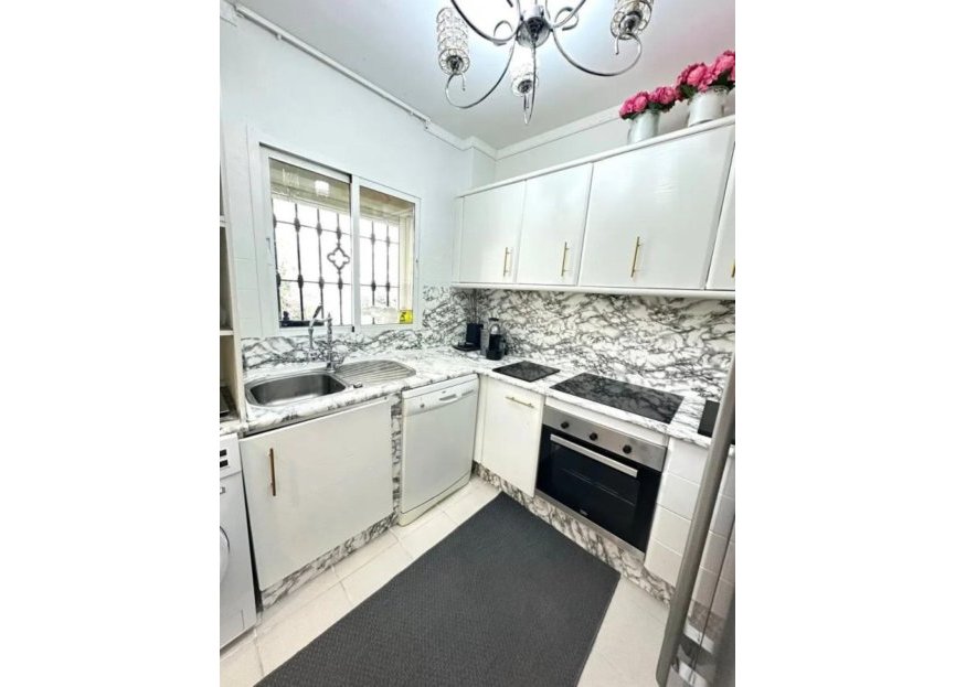 Resale - Ground floor apartment - Marbella - Guadalmina Alta