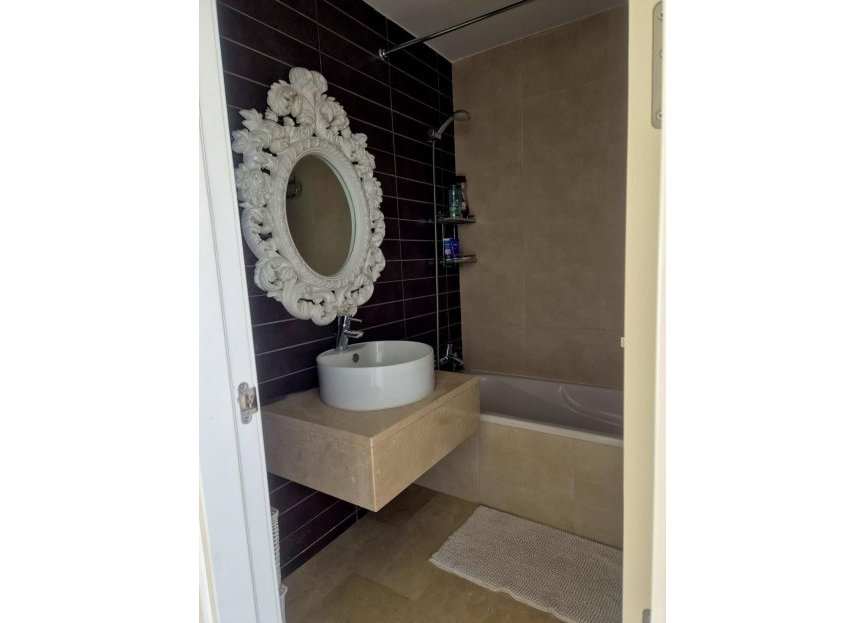 Resale - Apartment - Penthouse - Estepona - Valle Romano