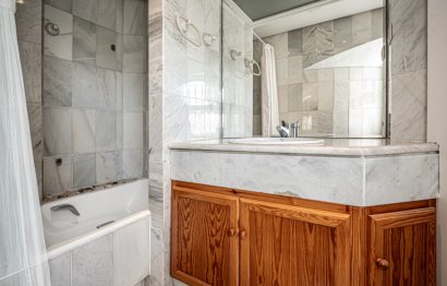 Resale - House - Townhouse - Marbella - Sierra Blanca