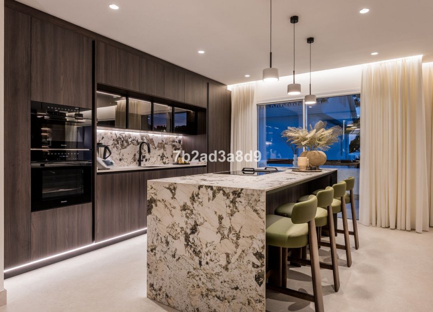 Resale - Apartment - Middle Floor Apartment - Marbella - Los Monteros