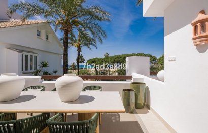 Resale - Apartment - Middle Floor Apartment - Marbella - Los Monteros