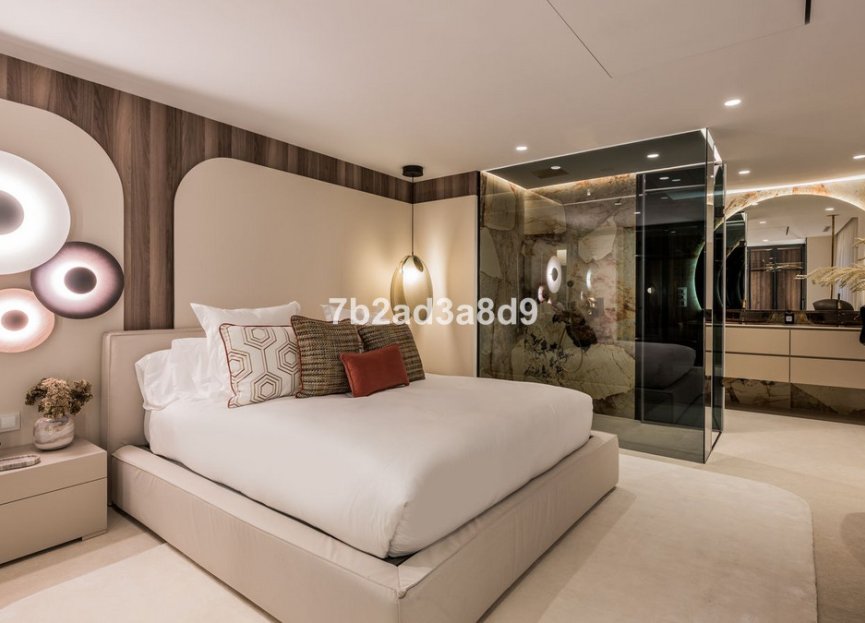 Resale - Apartment - Middle Floor Apartment - Marbella - Los Monteros