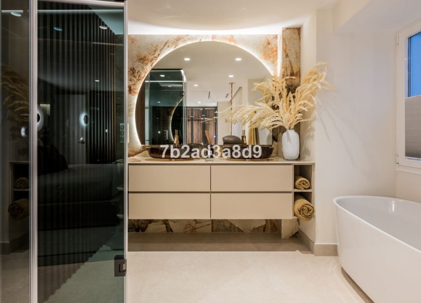 Resale - Apartment - Middle Floor Apartment - Marbella - Los Monteros