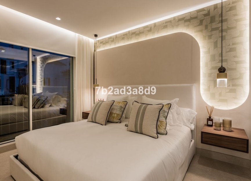 Resale - Apartment - Middle Floor Apartment - Marbella - Los Monteros