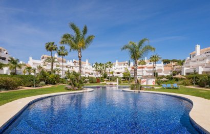 Resale - Apartment - Middle Floor Apartment - Marbella - Los Monteros