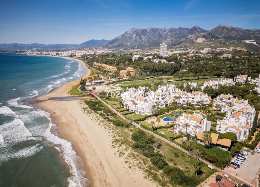 Resale - Apartment - Middle Floor Apartment - Marbella - Los Monteros