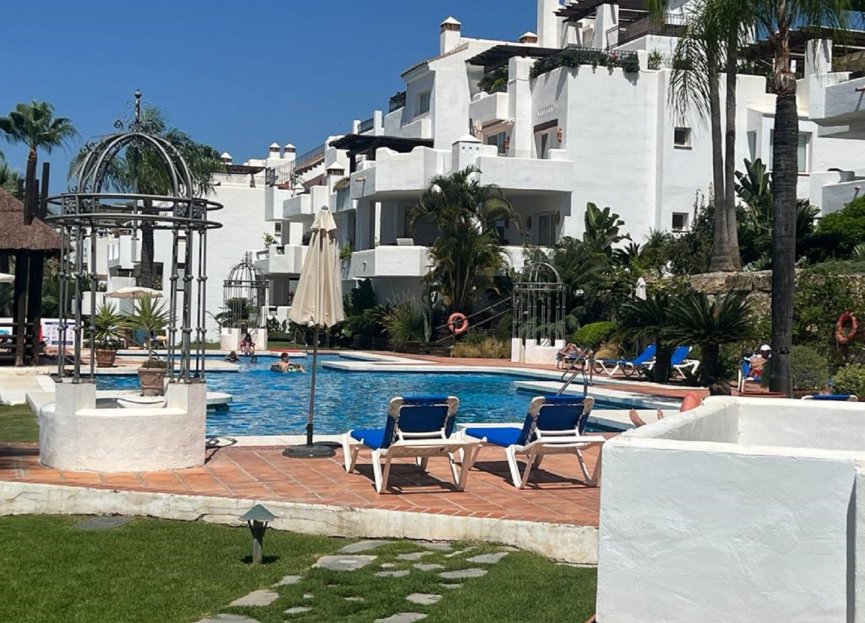 Resale - Apartment - Ground Floor Apartment - Marbella - Nueva Andalucia