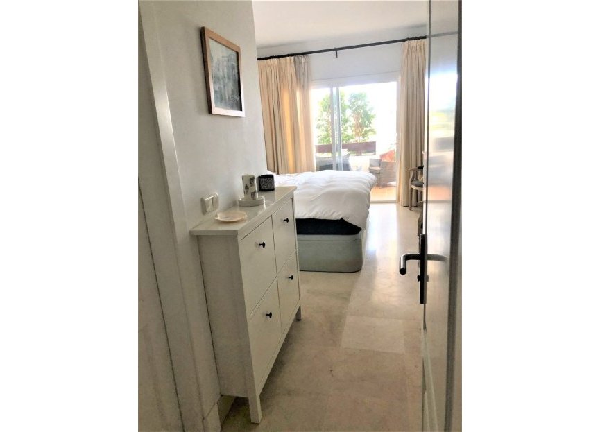 Resale - Apartment - Ground Floor Apartment - Marbella - Nueva Andalucia