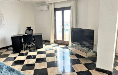 Resale - Apartment - Middle Floor Apartment - Marbella - Puerto Banús