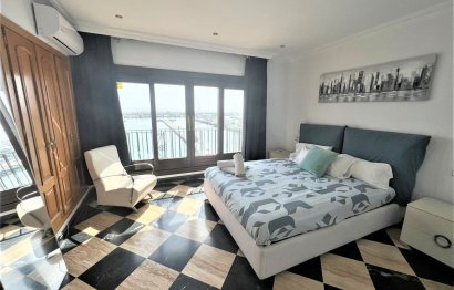 Resale - Apartment - Middle Floor Apartment - Marbella - Puerto Banús