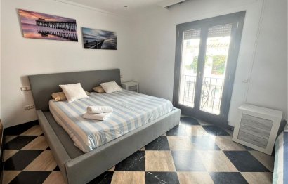 Resale - Apartment - Middle Floor Apartment - Marbella - Puerto Banús