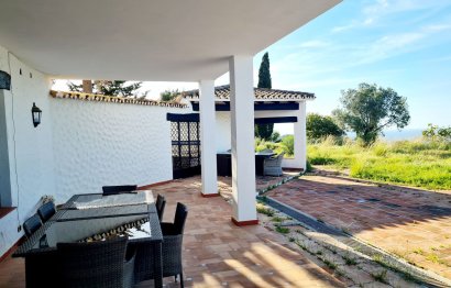 Resale - House - Finca - Cortijo - Marbella - Las Chapas