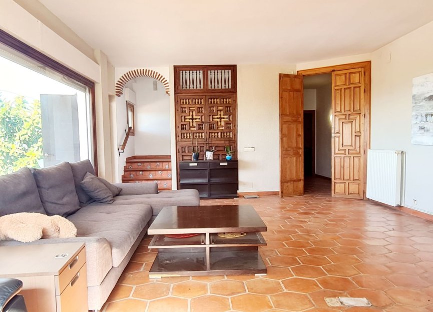 Resale - House - Finca - Cortijo - Marbella - Las Chapas