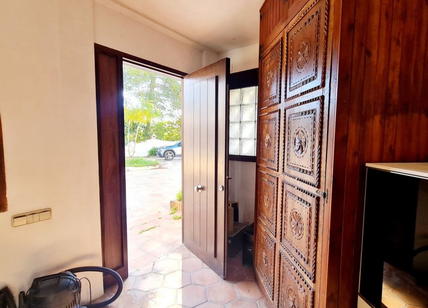 Resale - House - Finca - Cortijo - Marbella - Las Chapas