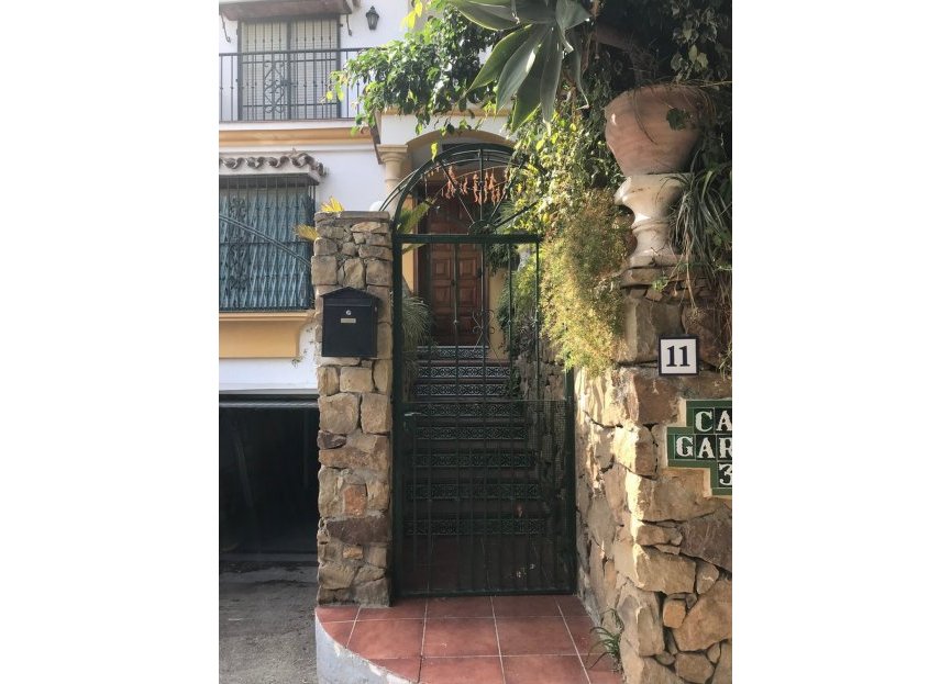 Resale - House - Townhouse - Estepona - Estepona Centro