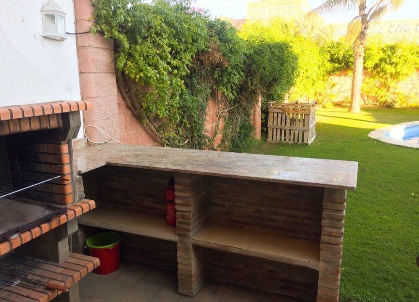 Resale - House - Semi-Detached House - Estepona - Estepona Centro