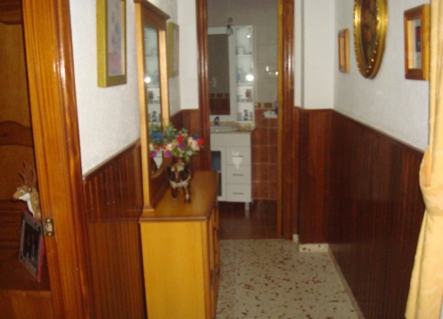 Resale - House - Detached Villa - Estepona - Estepona Centro