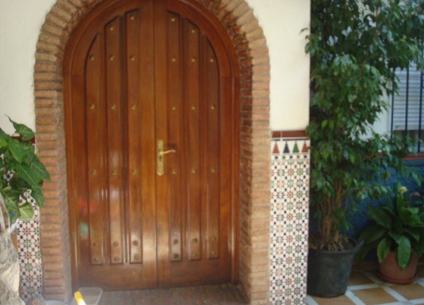 Resale - House - Detached Villa - Estepona - Estepona Centro