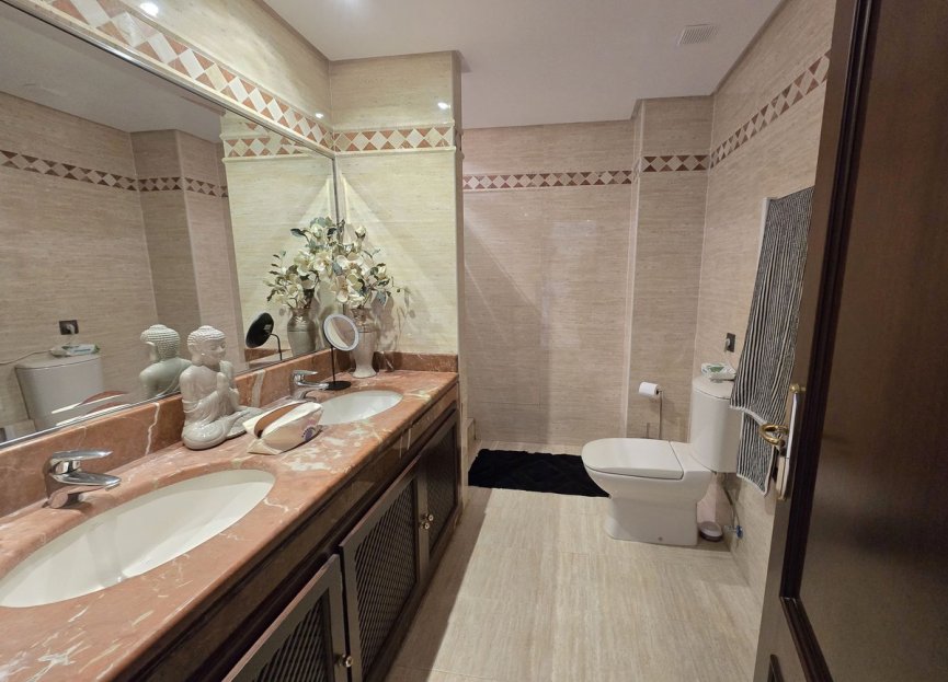 Resale - Ground floor apartment - Marbella - La Mairena