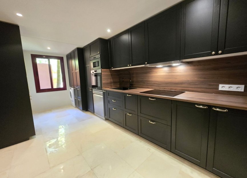 Resale - Ground floor apartment - Marbella - La Mairena