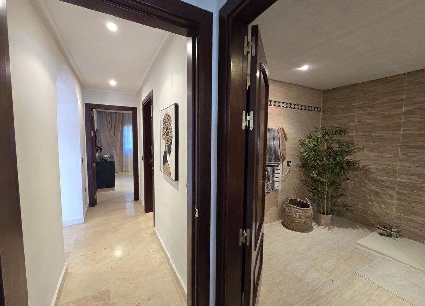 Resale - Ground floor apartment - Marbella - La Mairena