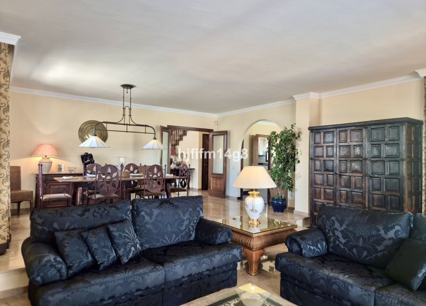 Resale - House - Detached Villa - Marbella - La Campana