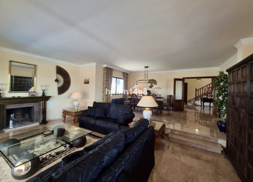 Resale - House - Detached Villa - Marbella - La Campana