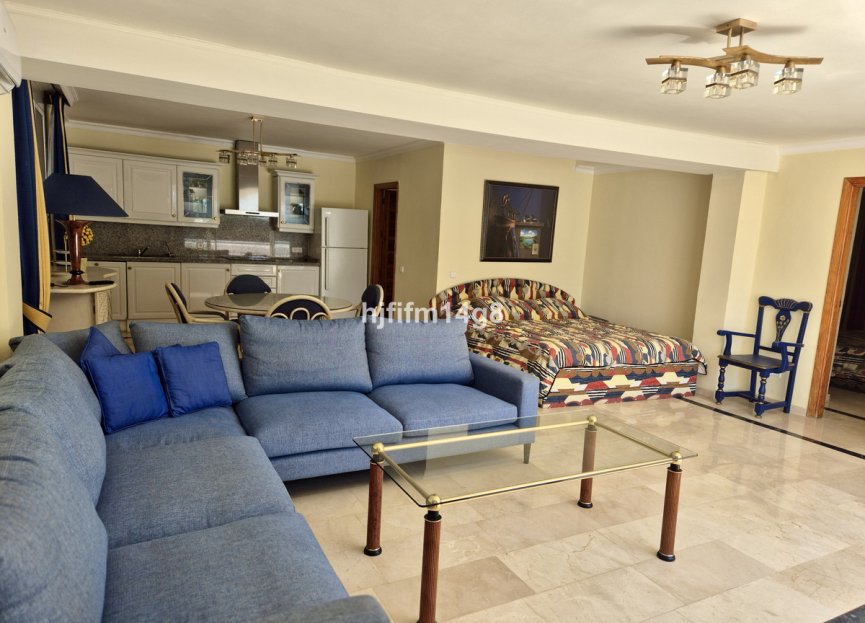 Resale - House - Detached Villa - Marbella - La Campana