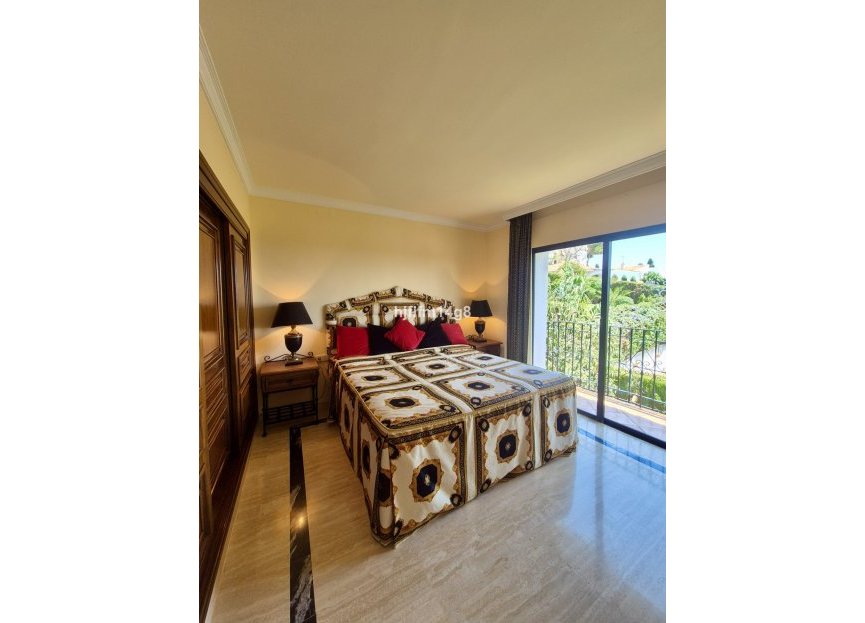 Resale - House - Detached Villa - Marbella - La Campana