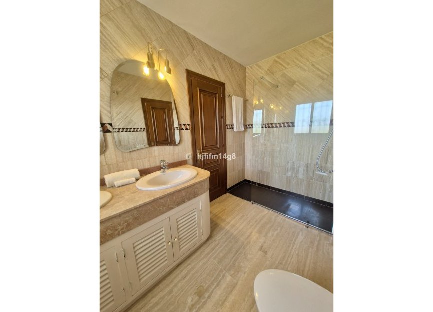 Resale - House - Detached Villa - Marbella - La Campana