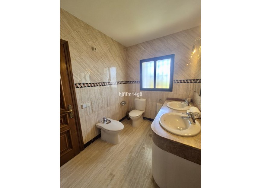 Resale - House - Detached Villa - Marbella - La Campana