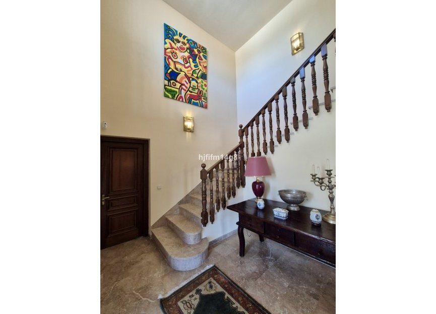 Resale - House - Detached Villa - Marbella - La Campana