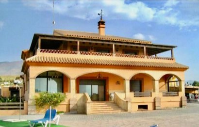 Resale - House - Finca - Cortijo - Estepona - Estepona Centro