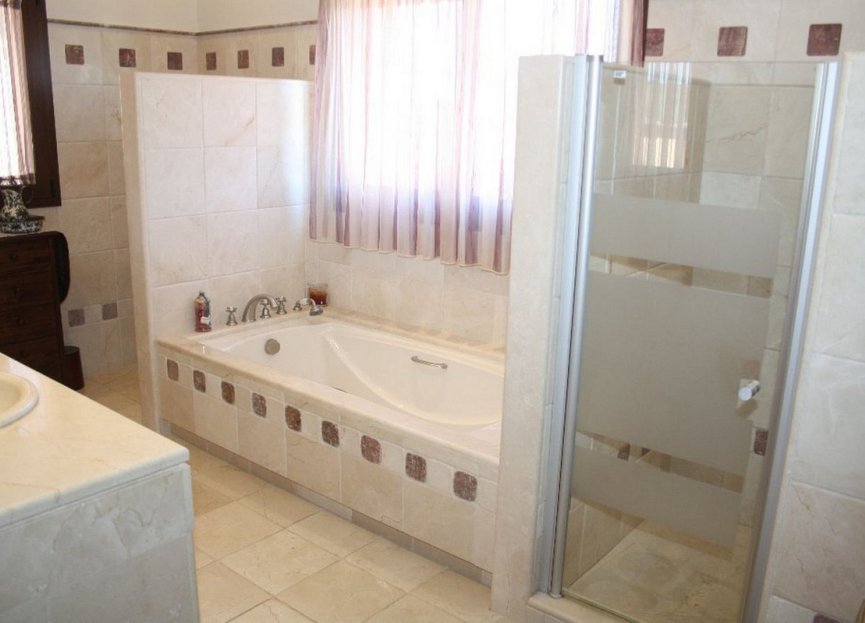 Resale - House - Finca - Cortijo - Estepona - Estepona Centro